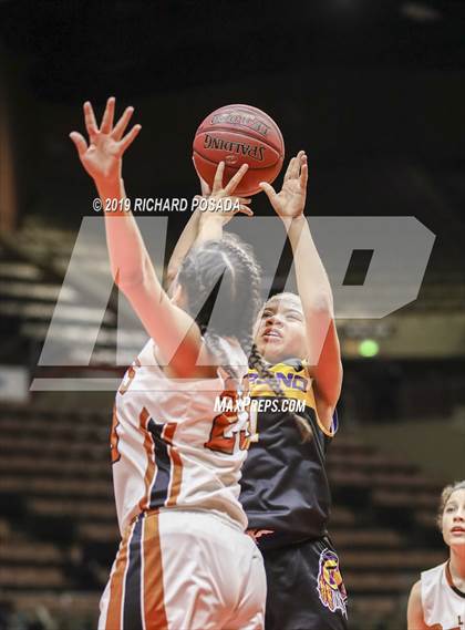 Thumbnail 3 in Selma vs. Fresno (CIF CS D3 Final) photogallery.