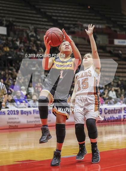 Thumbnail 3 in Selma vs. Fresno (CIF CS D3 Final) photogallery.