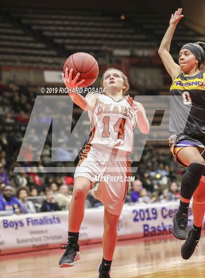 Thumbnail 2 in Selma vs. Fresno (CIF CS D3 Final) photogallery.
