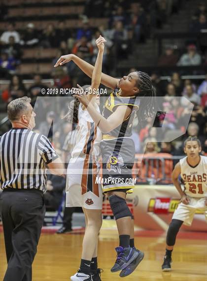 Thumbnail 3 in Selma vs. Fresno (CIF CS D3 Final) photogallery.