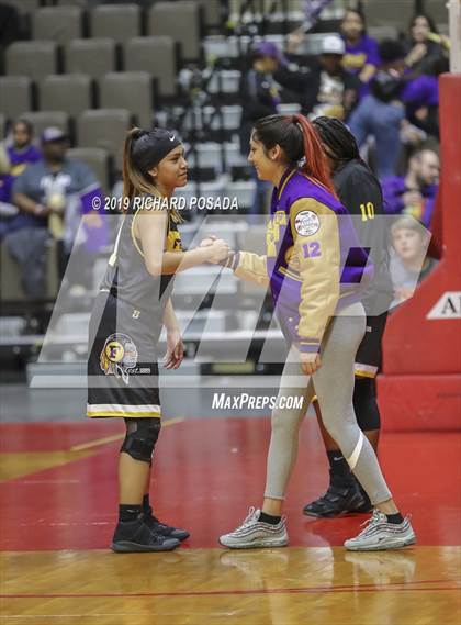Thumbnail 1 in Selma vs. Fresno (CIF CS D3 Final) photogallery.
