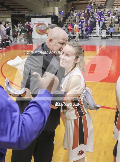 Thumbnail 2 in Selma vs. Fresno (CIF CS D3 Final) photogallery.
