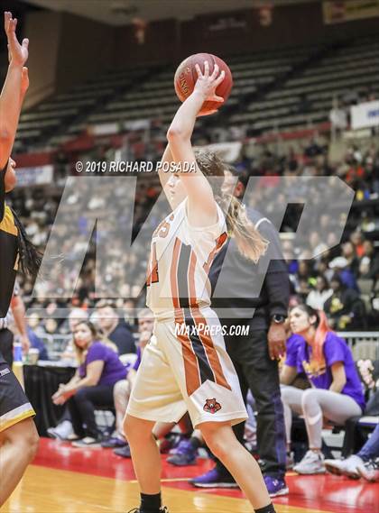 Thumbnail 2 in Selma vs. Fresno (CIF CS D3 Final) photogallery.