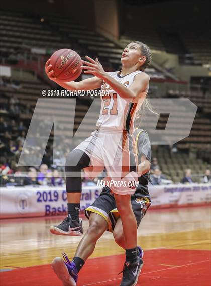 Thumbnail 1 in Selma vs. Fresno (CIF CS D3 Final) photogallery.