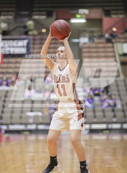 Thumbnail 1 in Selma vs. Fresno (CIF CS D3 Final) photogallery.