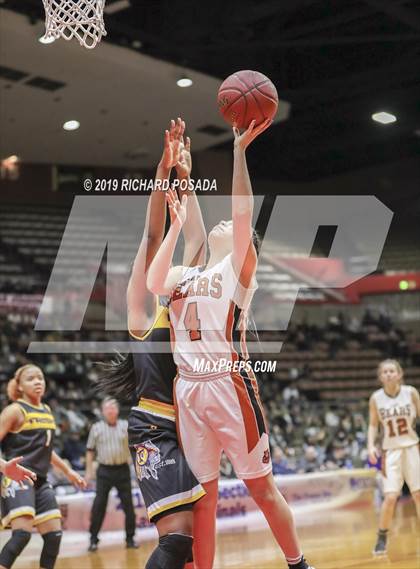 Thumbnail 3 in Selma vs. Fresno (CIF CS D3 Final) photogallery.