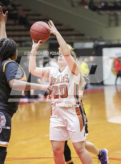 Thumbnail 2 in Selma vs. Fresno (CIF CS D3 Final) photogallery.