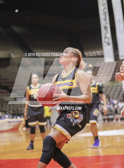 Thumbnail 1 in Selma vs. Fresno (CIF CS D3 Final) photogallery.