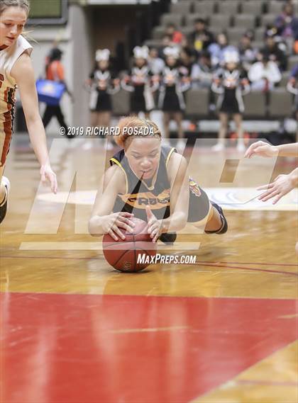 Thumbnail 1 in Selma vs. Fresno (CIF CS D3 Final) photogallery.