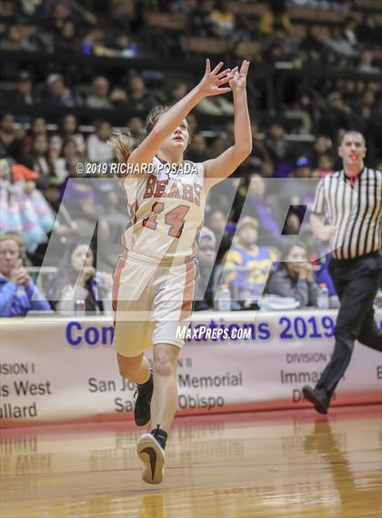 Thumbnail 2 in Selma vs. Fresno (CIF CS D3 Final) photogallery.
