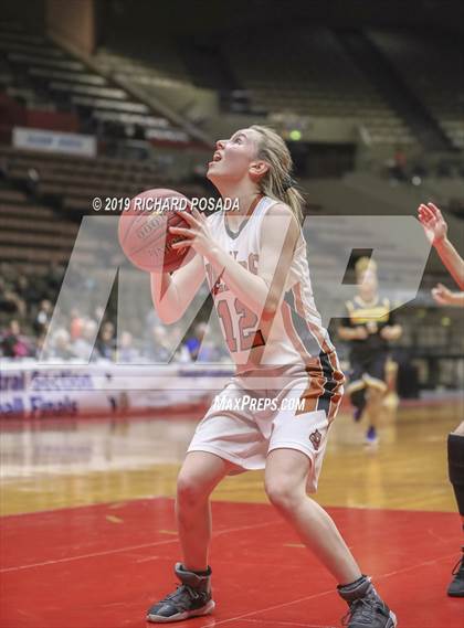 Thumbnail 3 in Selma vs. Fresno (CIF CS D3 Final) photogallery.