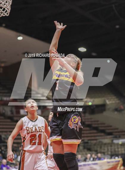 Thumbnail 3 in Selma vs. Fresno (CIF CS D3 Final) photogallery.