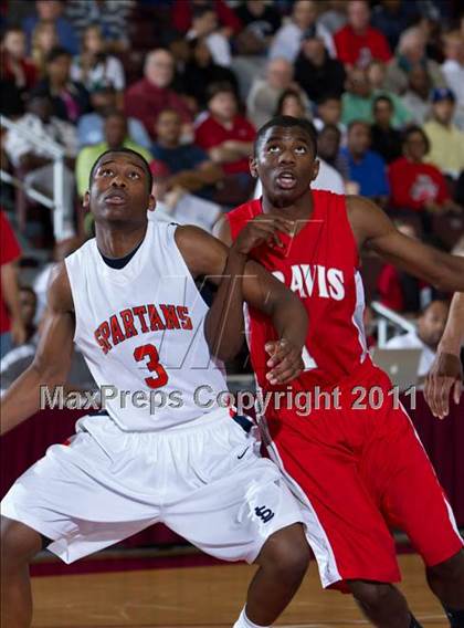 Thumbnail 1 in Seven Lakes vs Fort Bend Travis (UIL 5A Regional Semi-Final) photogallery.