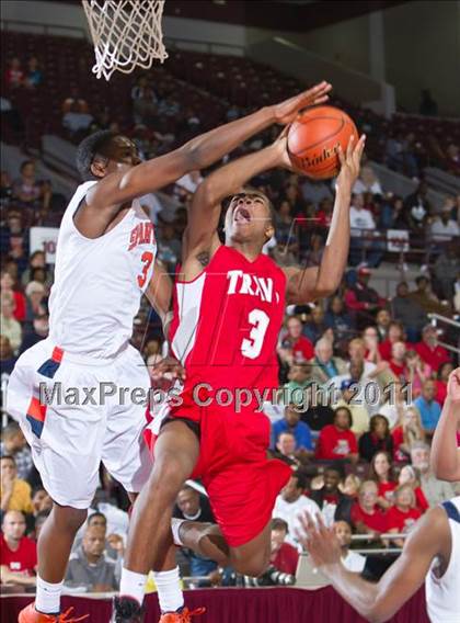 Thumbnail 1 in Seven Lakes vs Fort Bend Travis (UIL 5A Regional Semi-Final) photogallery.