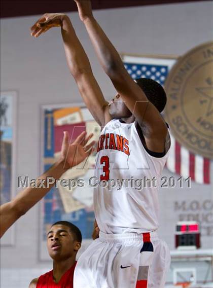 Thumbnail 2 in Seven Lakes vs Fort Bend Travis (UIL 5A Regional Semi-Final) photogallery.
