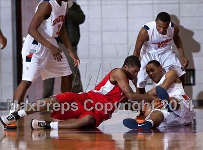 Thumbnail 3 in Seven Lakes vs Fort Bend Travis (UIL 5A Regional Semi-Final) photogallery.