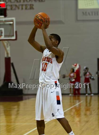 Thumbnail 3 in Seven Lakes vs Fort Bend Travis (UIL 5A Regional Semi-Final) photogallery.