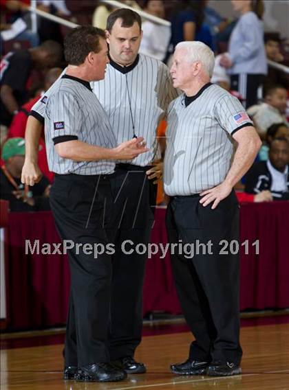 Thumbnail 2 in Seven Lakes vs Fort Bend Travis (UIL 5A Regional Semi-Final) photogallery.