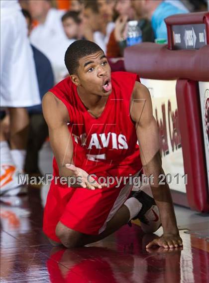 Thumbnail 1 in Seven Lakes vs Fort Bend Travis (UIL 5A Regional Semi-Final) photogallery.