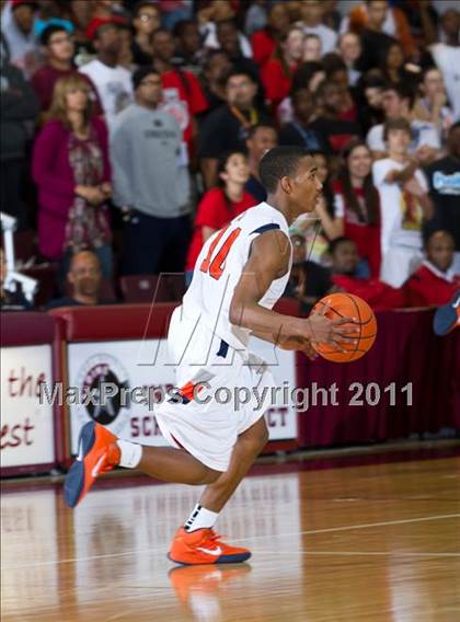 Thumbnail 3 in Seven Lakes vs Fort Bend Travis (UIL 5A Regional Semi-Final) photogallery.