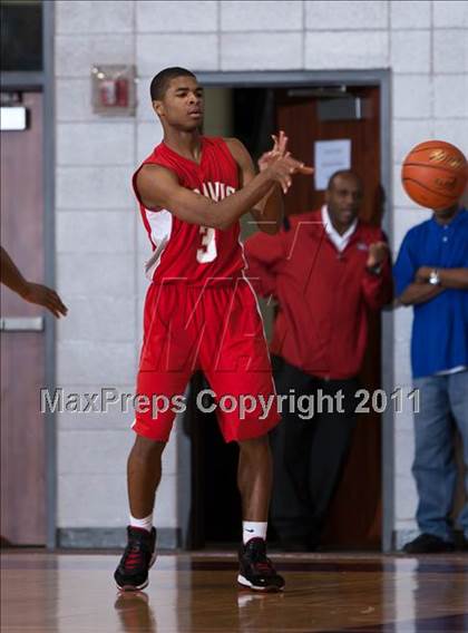 Thumbnail 2 in Seven Lakes vs Fort Bend Travis (UIL 5A Regional Semi-Final) photogallery.