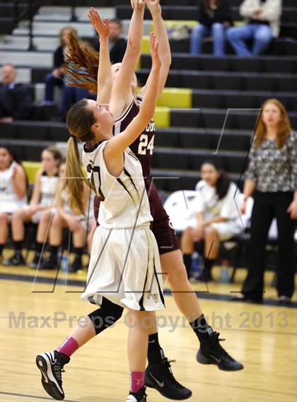 Thumbnail 2 in Golden @ Prairie View (Thunder Hawk Hoops Festival) photogallery.