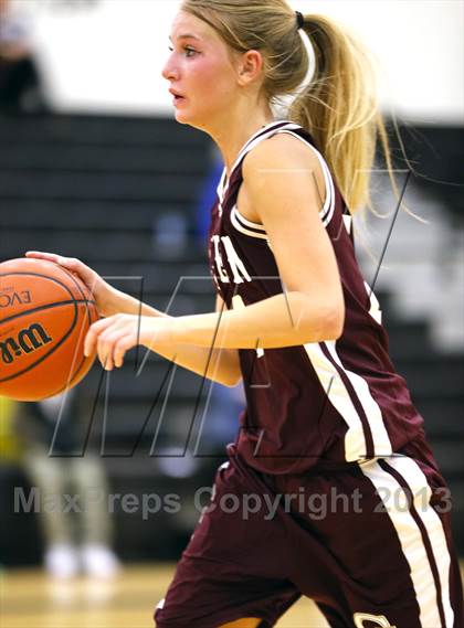 Thumbnail 1 in Golden @ Prairie View (Thunder Hawk Hoops Festival) photogallery.