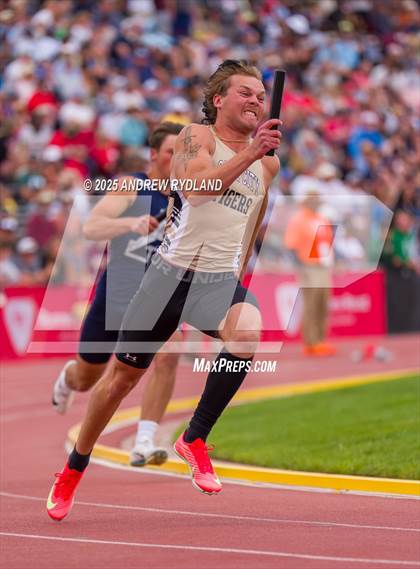 Thumbnail 2 in CHSAA State Championships (4 x 100m Finals) photogallery.