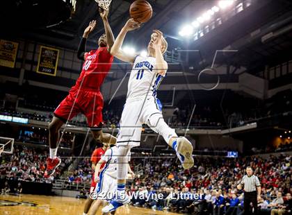 Thumbnail 1 in Holmes vs Covington Catholic (KHSAA 9th Region Final) photogallery.
