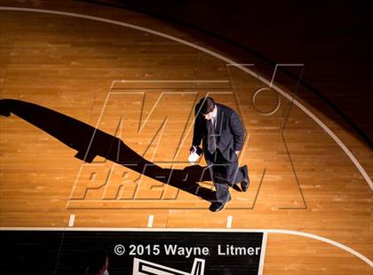 Thumbnail 2 in Holmes vs Covington Catholic (KHSAA 9th Region Final) photogallery.