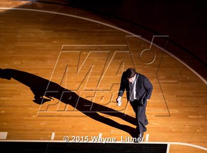 Thumbnail 3 in Holmes vs Covington Catholic (KHSAA 9th Region Final) photogallery.