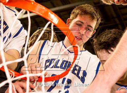 Thumbnail 1 in Holmes vs Covington Catholic (KHSAA 9th Region Final) photogallery.