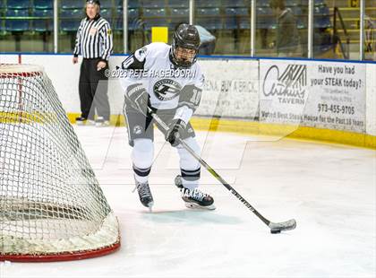 Thumbnail 3 in Vernon @ Parsippany Hills photogallery.