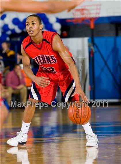 Thumbnail 3 in Pearce vs. Centennial (4A Bi-District Playoffs) photogallery.