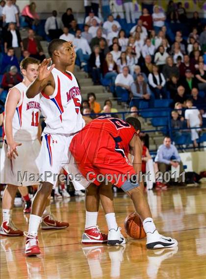 Thumbnail 2 in Pearce vs. Centennial (4A Bi-District Playoffs) photogallery.