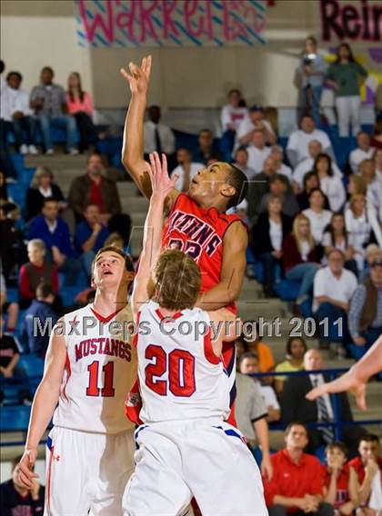 Thumbnail 3 in Pearce vs. Centennial (4A Bi-District Playoffs) photogallery.