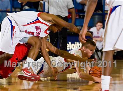 Thumbnail 3 in Pearce vs. Centennial (4A Bi-District Playoffs) photogallery.