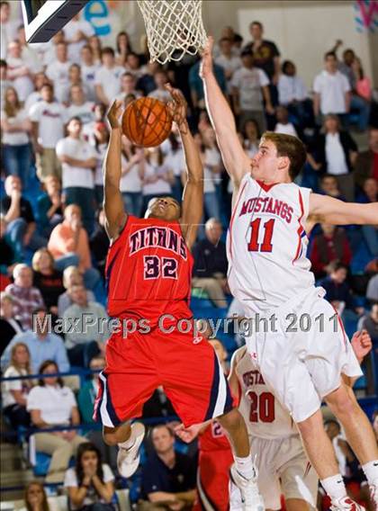 Thumbnail 3 in Pearce vs. Centennial (4A Bi-District Playoffs) photogallery.
