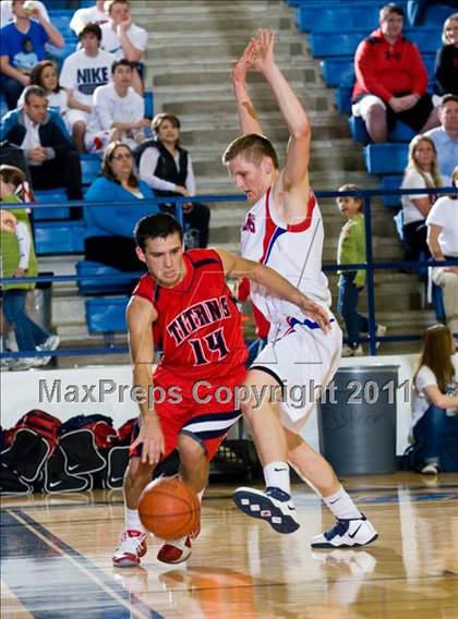 Thumbnail 1 in Pearce vs. Centennial (4A Bi-District Playoffs) photogallery.