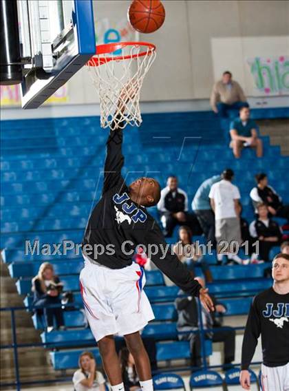 Thumbnail 1 in Pearce vs. Centennial (4A Bi-District Playoffs) photogallery.