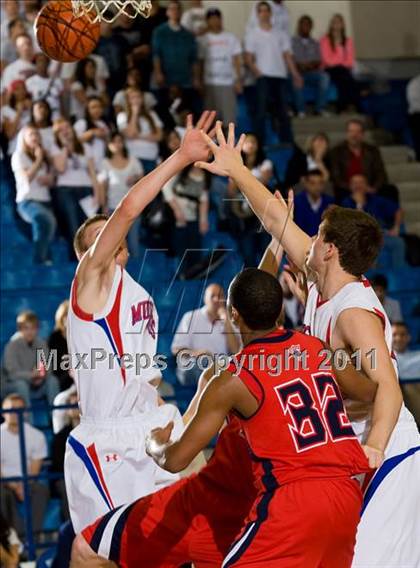 Thumbnail 3 in Pearce vs. Centennial (4A Bi-District Playoffs) photogallery.