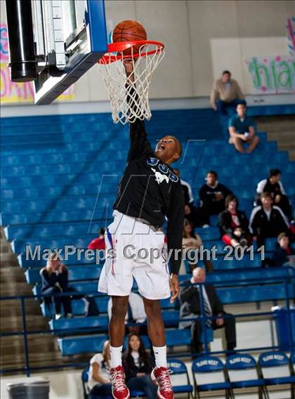 Thumbnail 3 in Pearce vs. Centennial (4A Bi-District Playoffs) photogallery.