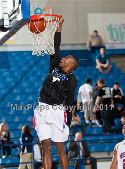 Thumbnail 3 in Pearce vs. Centennial (4A Bi-District Playoffs) photogallery.