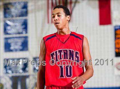 Thumbnail 1 in Pearce vs. Centennial (4A Bi-District Playoffs) photogallery.
