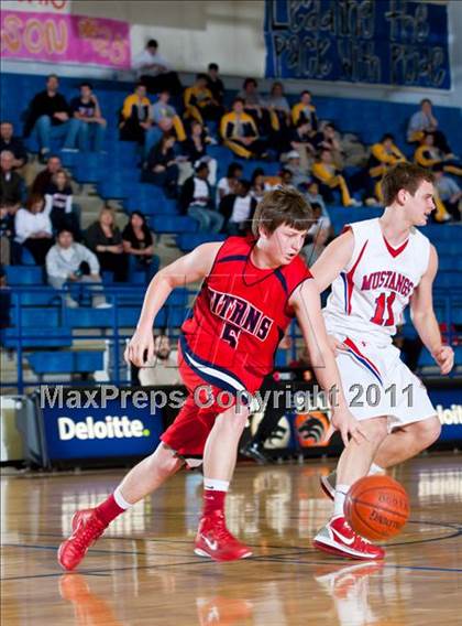 Thumbnail 2 in Pearce vs. Centennial (4A Bi-District Playoffs) photogallery.