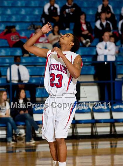 Thumbnail 1 in Pearce vs. Centennial (4A Bi-District Playoffs) photogallery.