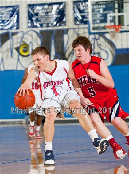 Thumbnail 2 in Pearce vs. Centennial (4A Bi-District Playoffs) photogallery.