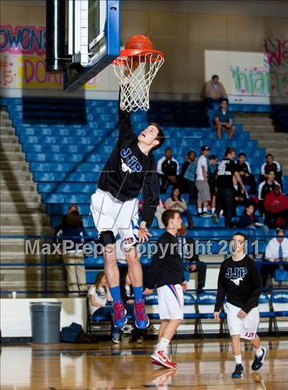 Thumbnail 2 in Pearce vs. Centennial (4A Bi-District Playoffs) photogallery.