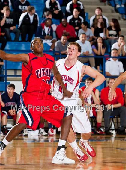 Thumbnail 3 in Pearce vs. Centennial (4A Bi-District Playoffs) photogallery.