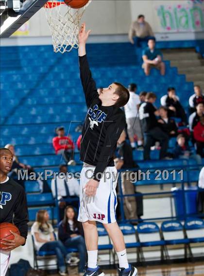 Thumbnail 1 in Pearce vs. Centennial (4A Bi-District Playoffs) photogallery.